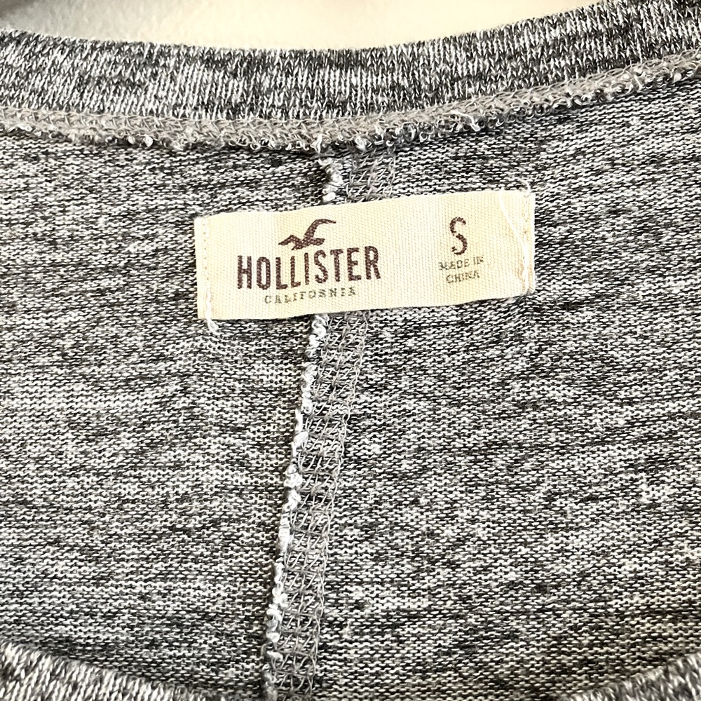 3/$25 - Hollister black and white mottled long sleeve - Picture 5 of 5
